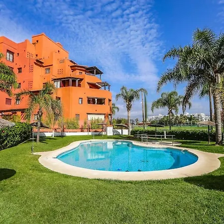 Playa Golf & Pool Apartment